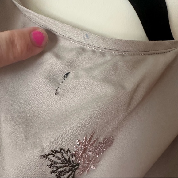 Torrid Light Grey Floral Embroidered Side Slits Tie Waist Robe/Kimono NWT 1X/2X - Picture 15 of 15